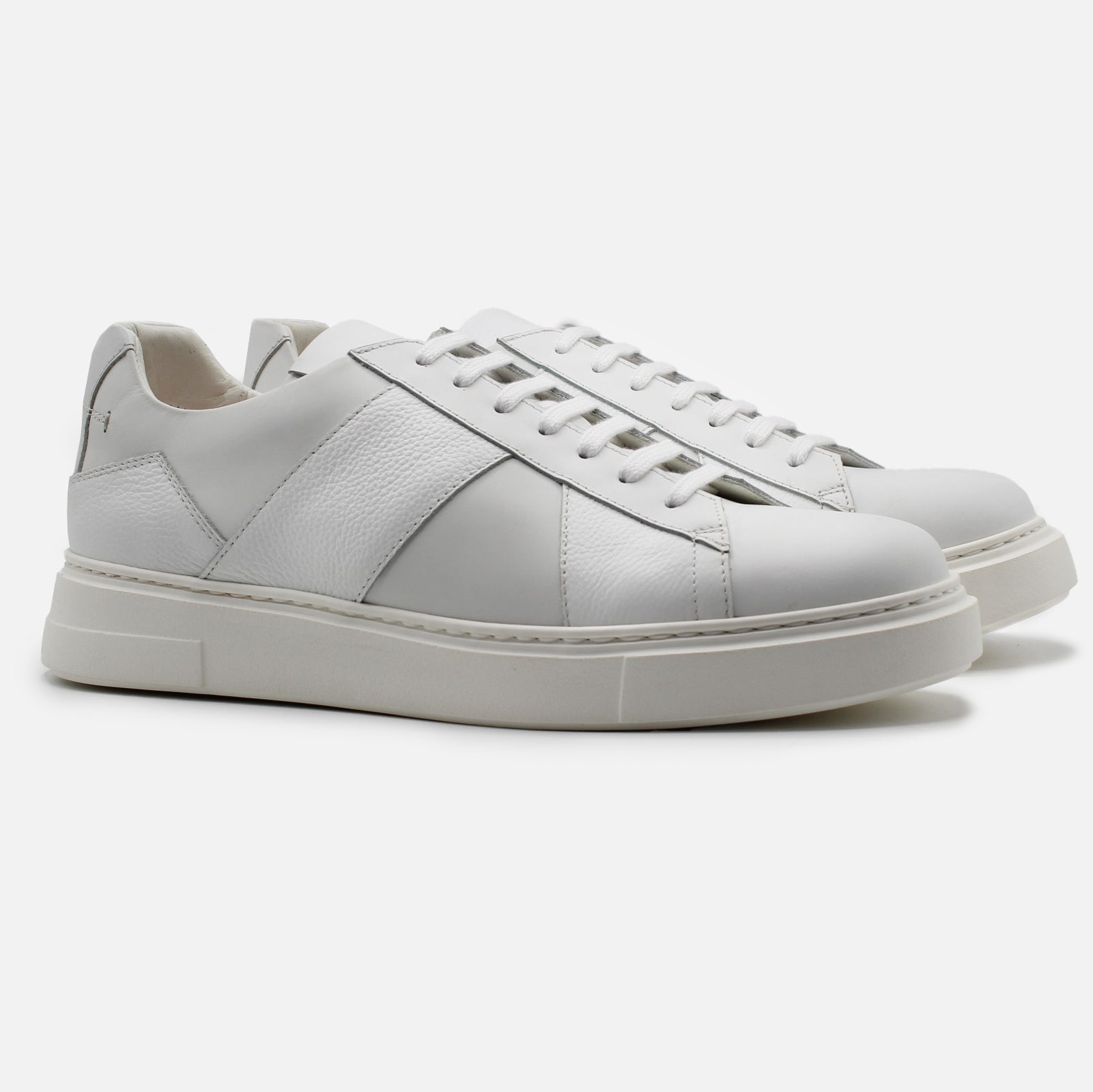 Pesaro, sneaker in pelle bianca